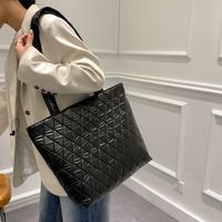 Ladies Handbag Fashion Large-capacity Shoulder Messenger Bag main image 4