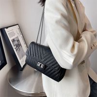 Women's New Fashion Texture Rhombus Chain Single-shoulder Messenger Bag sku image 2