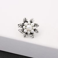 Mode Blume Legierung Emaille Künstliche Perlen Unisex Broschen sku image 2
