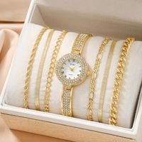 La Mode Couleur Unie Bijoux Boucle Quartz Montres Pour Femmes main image 1