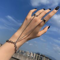 Creative Punk Finger Conjoined Bracelet Detachable Ring Fashion Ornament sku image 1