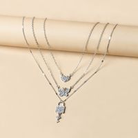 1 Piece Fashion Heart Shape Snake Lock Alloy Inlay Artificial Diamond Women's Layered Necklaces sku image 3