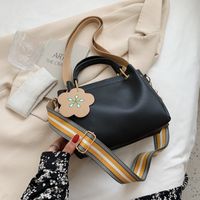 Women's Medium Summer Pu Leather Solid Color Flower Fashion Bucket Zipper Tote Bag sku image 2