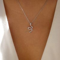 Style Ig Style Simple Traverser Forme De Cœur Serpent Alliage Placage Incruster Strass Plaqué Or Plaqué Argent Femmes Collier sku image 4