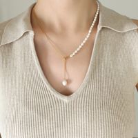Retro Titanium Steel Plated 18k Gold Freshwater Pearl Necklace Pull Buckle Necklace sku image 1