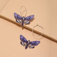 1 Pair Retro Moth Three-dimensional Arylic Drop Earrings main image 3