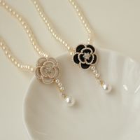 Elegant Flower Imitation Pearl Women's Necklace 1 Piece main image 4