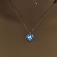 Fashion Heart Shape Alloy Luminous Unisex Pendant Necklace 1 Piece sku image 2