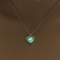 Fashion Heart Shape Alloy Luminous Unisex Pendant Necklace 1 Piece sku image 3