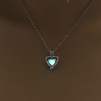 Fashion Heart Shape Alloy Luminous Unisex Pendant Necklace 1 Piece sku image 4