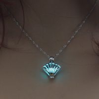 Fashion Hot Sale Moon Represents My Heart Luminous Necklace Heart Pendant Wholesale Nihaojewelry sku image 4