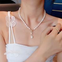Sweet Flower Pearl Pendant Necklace main image 4