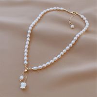 Sweet Flower Pearl Pendant Necklace main image 3