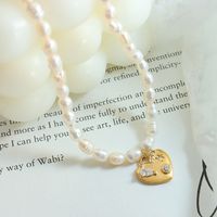 Retro Heart Shape Brass Inlay Artificial Pearls Zircon Pendant Necklace 1 Piece main image 4