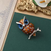 Retro Flower Alloy Inlay Artificial Gemstones Pearl Women's Brooches sku image 2