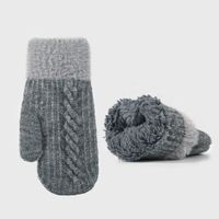 Unisex Fashion Color Block Knit Warm Plush Gloves 1 Pair main image 8