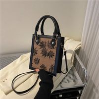 Women's Autumn Pu Leather Canvas Maple Leaf Vintage Style Square Zipper Handbag main image 3