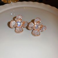 Fashion Flower Copper Inlay Crystal Pearl Ear Studs 1 Pair main image 1