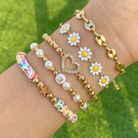 Vacaciones Forma De Corazón Margarita Aleación Arcilla Suave Con Cuentas Perlas Artificiales Diamantes De Imitación Mujeres Pulsera Juego De 5 Piezas main image 7