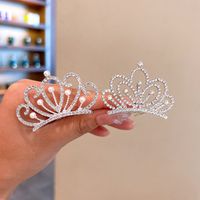 Fashion Crown Alloy Plating Inlay Rhinestones Pearl Insert Comb 1 Piece main image 3