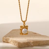 Elegant Geometric Stainless Steel Gold Plated Artificial Pearls Pendant Necklace main image 1