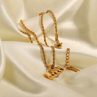 Elegant Geometrisch Rostfreier Stahl Vergoldet Künstliche Perlen Halskette Mit Anhänger main image 2