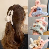 Simple Style Solid Color Plush Plush Hair Claws 1 Piece main image 1