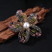 Retro Flor Nudo De Lazo Aleación Embutido Perlas Artificiales Diamantes De Imitación Mujeres Broches main image 5