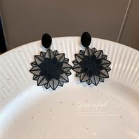 Fashion Flower Alloy Hollow Out Women's Drop Earrings 1 Pair main image 3