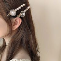 Mode Géométrique Alliage Placage Perles Artificielles Pince À Cheveux 1 Pièce main image 4