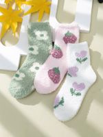 Women's Sweet Flower Coral Fleece Ankle Socks 1 Set main image 4