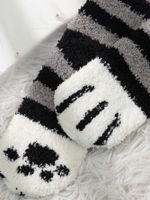 Women's Cute Stripe Paw Print Coral Fleece Ankle Socks main image 4