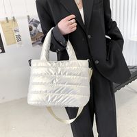 Mittel Nylon Einfarbig Mode Gesteppt Quadrat Reißverschluss Handtasche Umhängetasche Quadratische Tasche sku image 2