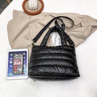 Women's Medium Autumn&winter Nylon Vintage Style Handbag main image 5
