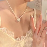 Elegant Butterfly Arylic Imitation Pearl Beaded Artificial Diamond Women's Pendant Necklace 1 Piece main image 4