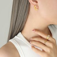 Nihaojewelry Wholesale Jewelry Retro Creative C-shaped 18k Gold Titanium Steel Earrings sku image 2
