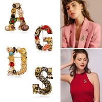 Fashion Letter Rhinestone Inlay Artificial Pearls Unisex Brooches main image 1