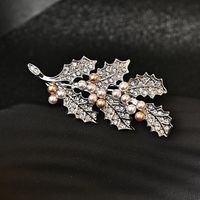 Fashion Leaf Alloy Diamond Women's Brooches main image 6