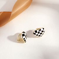 Fashion Round Heart Shape Flower Brass Inlay Artificial Pearls Rhinestones Opal Ear Clips 1 Pair sku image 25