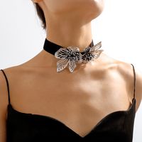 Fashion Flower Alloy Cloth Resin Plating Three-dimensional Hollow Out Women's Choker 1 Piece main image 4