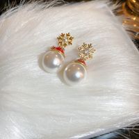 1 Pair Cute Christmas Hat Gold Plated Copper Artificial Pearls Zircon Gold Plated Ear Studs main image 3