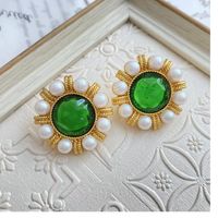 Retro Round Alloy Glass Inlay Artificial Pearls Women's Ear Studs 1 Pair main image 4