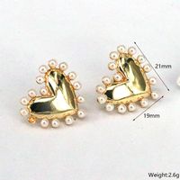 Fashion Heart Shape Copper Gold Plated Inlay Pearl Ear Studs 1 Pair main image 3