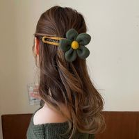 Fashion Flower Plush Hair Clip 1 Piece main image 2