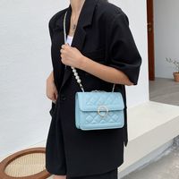 Mujeres Pequeña Cuero Sintético Lingge Moda Perla Cuadrado Hebilla Magnética Bolso Bandolera sku image 5