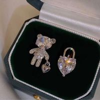 Lindo Oso Forma De Corazón Aleación Asimétrico Embutido Diamantes De Imitación Mujeres Pendientes 1 Par main image 4