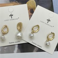 Fashion Irregular Geometric Imitation Pearl Alloy Asymmetrical Plating Women's Drop Earrings 1 Pair main image 3