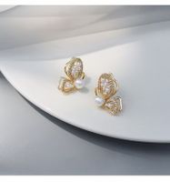 Fashion Sweet Butterfly Alloy Inlay Artificial Gemstones Artificial Pearls Women's Earrings sku image 2