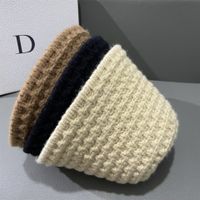 Women's Simple Style Solid Color Handmade Eaveless Wool Cap main image 2