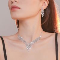 Elegante Señora Geométrico Aleación Ahuecar Embutido Diamantes De Imitación Mujeres Aretes Collar sku image 6